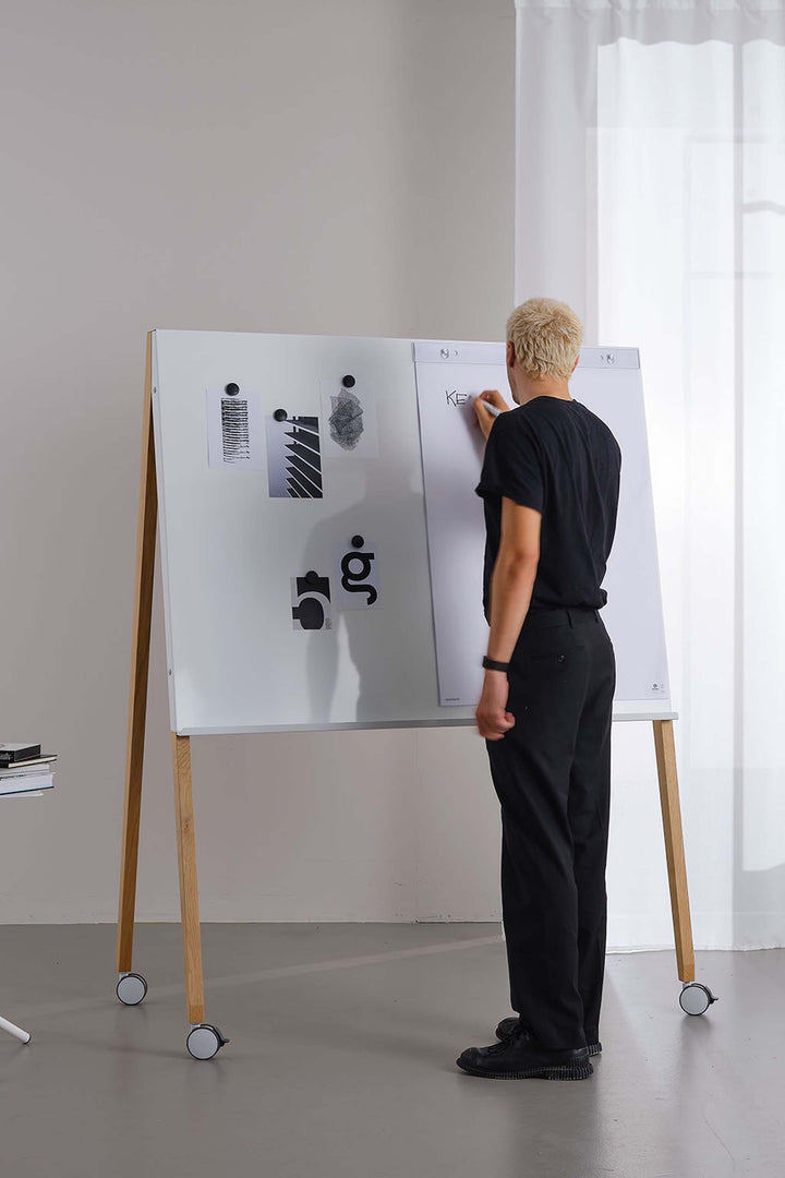 Magnethaftendes Whiteboard auf Rollen Jack White on Tour